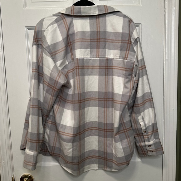 Abercrombie & Fitch Oversized Lightweight‎ Plaid Shacket Size Medium - Picture 4 of 4